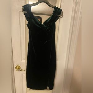 Green velvet slit dress (off shoulder)